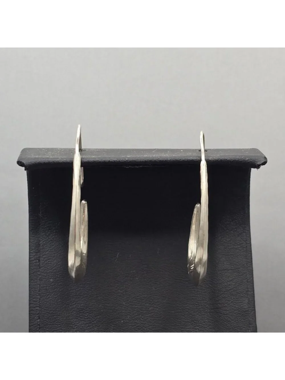 Vintage Sterling Silver Etched J Hoop Earrings Puffy Tapered Dangle 1.25" - Picture 3 of 11